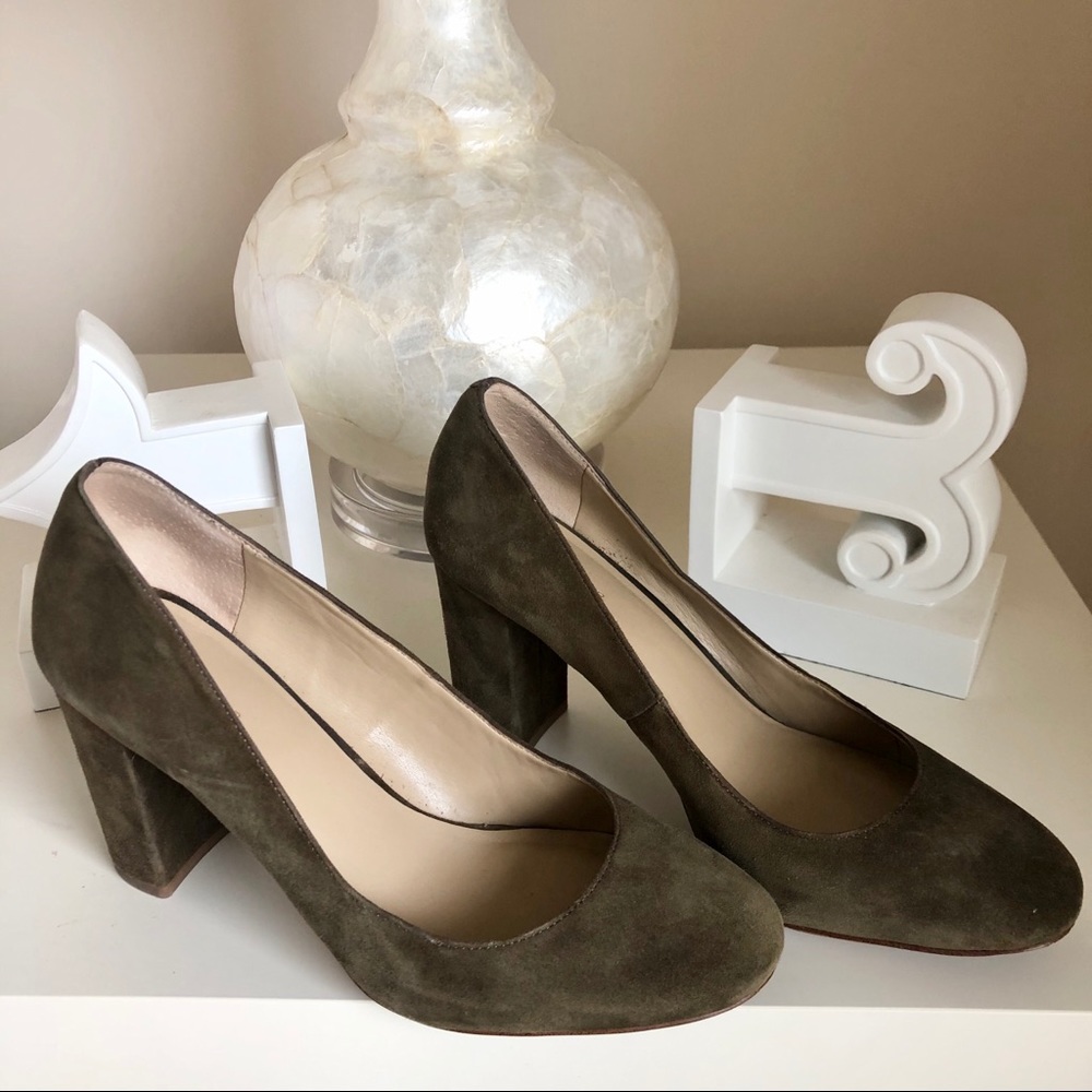 Ann Taylor Block Heels, Size 8, needs love ❤️
